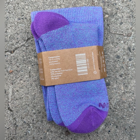 Wellow Premium Compression Socks Medium in Galaxy Twist - Picture 3 of 5